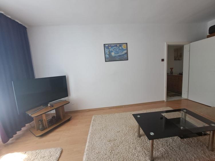 Apartament cu 2 camere decomandat în Uiasca