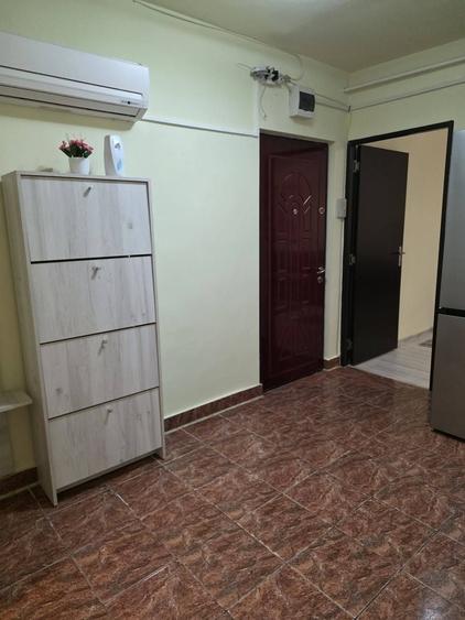 Apartament cu 2 camere decomandat, mobilat în Dâmbovița