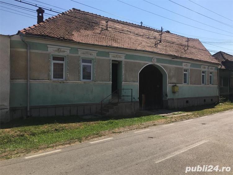 Casă cu 6 camere cu Teren 3444 Mp în Căstău