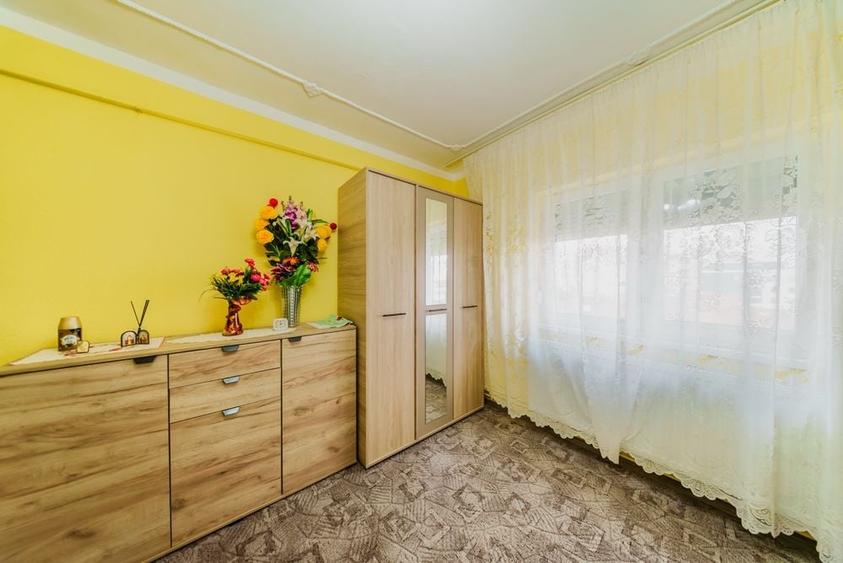 Apartament cu 2 camere decomandat în Intim