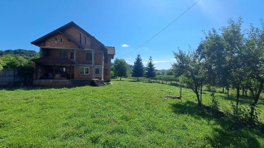 Casă individuală cu 5 camere cu Canalizare în Valea Siliștii