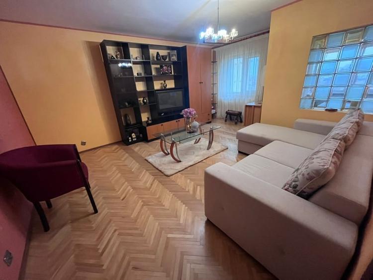 Apartament cu 4 camere decomandat, mobilat în Brazda lui Novac