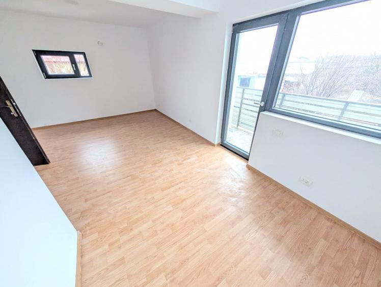 Duplex cu 5 camere cu Teren 225 Mp în Odăi