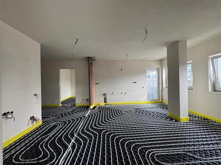 Apartament cu 2 camere semidecomandat în Iris