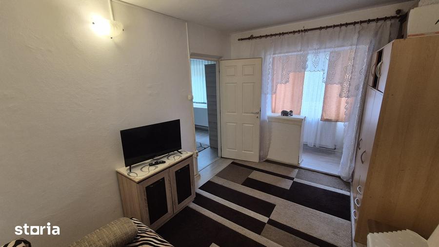 Apartament cu 3 camere semidecomandat în Șagului