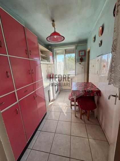 Apartament cu 3 camere semidecomandat în Central