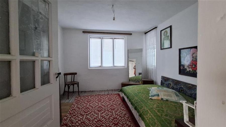 Casă individuală cu 6 camere cu Teren 3118 Mp în Măicănești