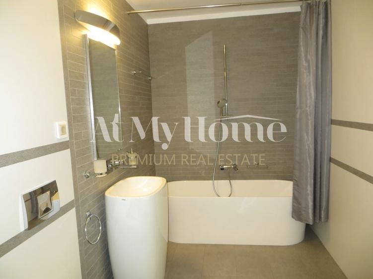 Apartament cu 4 camere decomandat, mobilat în Capitale