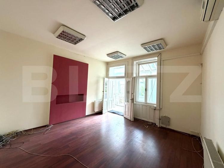 Casă individuală cu 4 camere cu Canalizare în Central