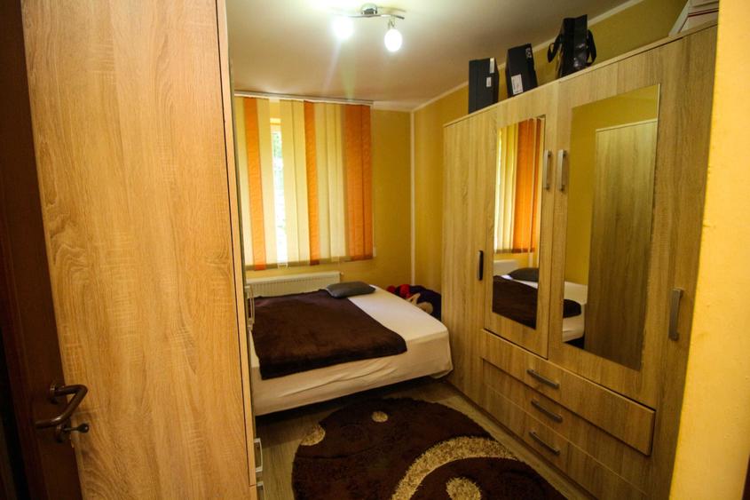 Apartament cu 3 camere decomandat în Teiș