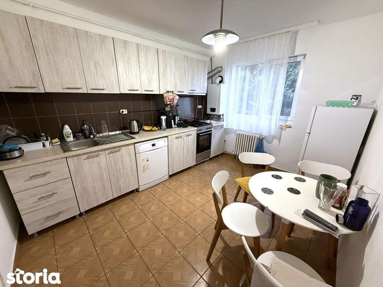 Apartament cu 3 camere decomandat, mobilat în Gară