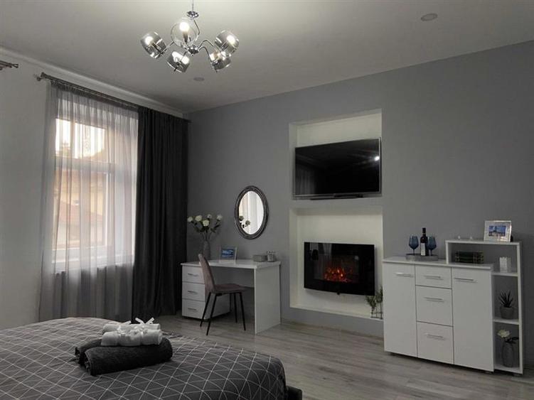 Apartament cu 2 camere semidecomandat, mobilat în Centrul Istoric