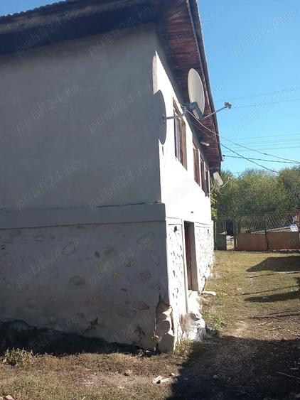 Casă cu 3 camere cu Teren 10000 Mp în Bustuchin