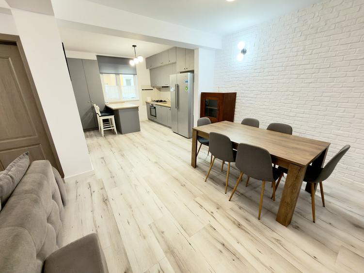 Duplex cu 4 camere cu Canalizare în Pipera