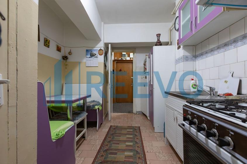 Apartament cu 4 camere decomandat în 9 Mai