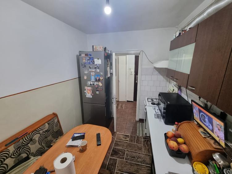 Apartament cu 2 camere semidecomandat în Tătărași
