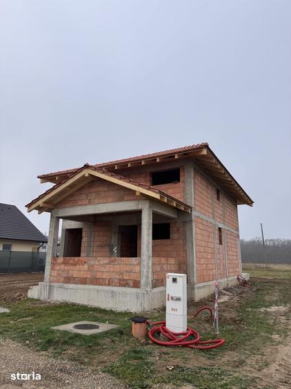 Casă cu 4 camere cu Teren 500 Mp în Central