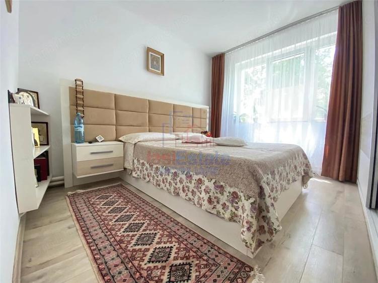 Apartament cu 2 camere semidecomandat în Filiași
