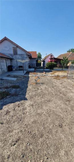 Doua Case In Curte Cenei La 28 Km De Timisoara - 5