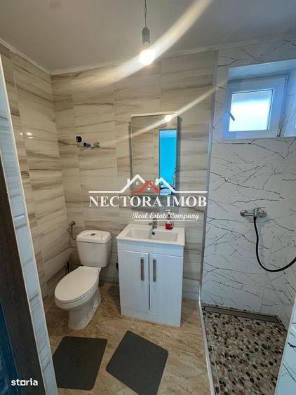 Casă cu 4 camere decomandat în Central