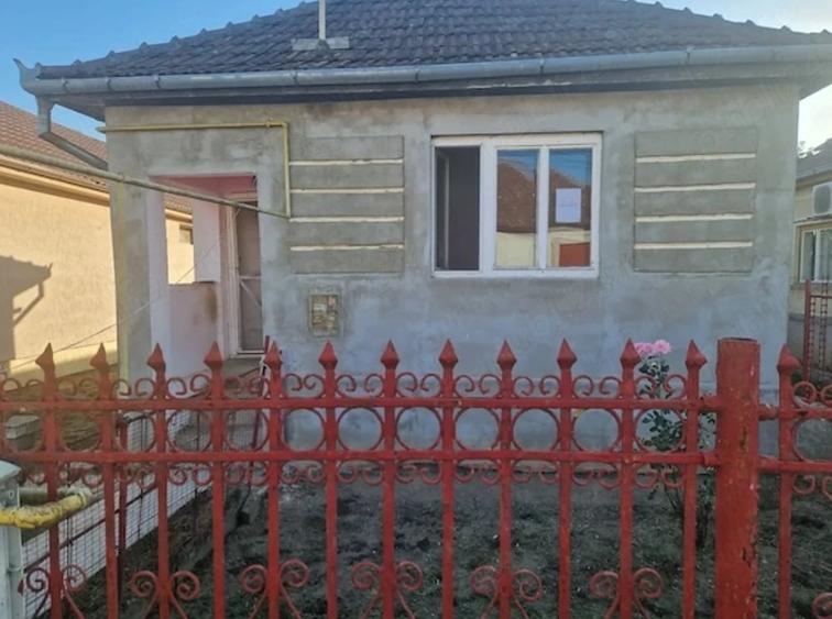 Casă cu Teren 2 Mp în Central