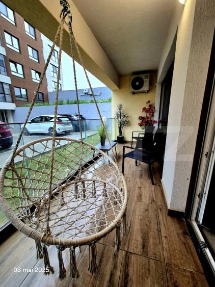 Apartament cu 3 camere semidecomandat, mobilat în Moara de Vânt