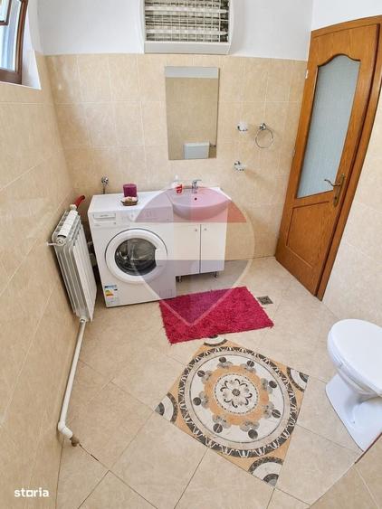 Casă cu 2 camere cu Teren 200 Mp în Central