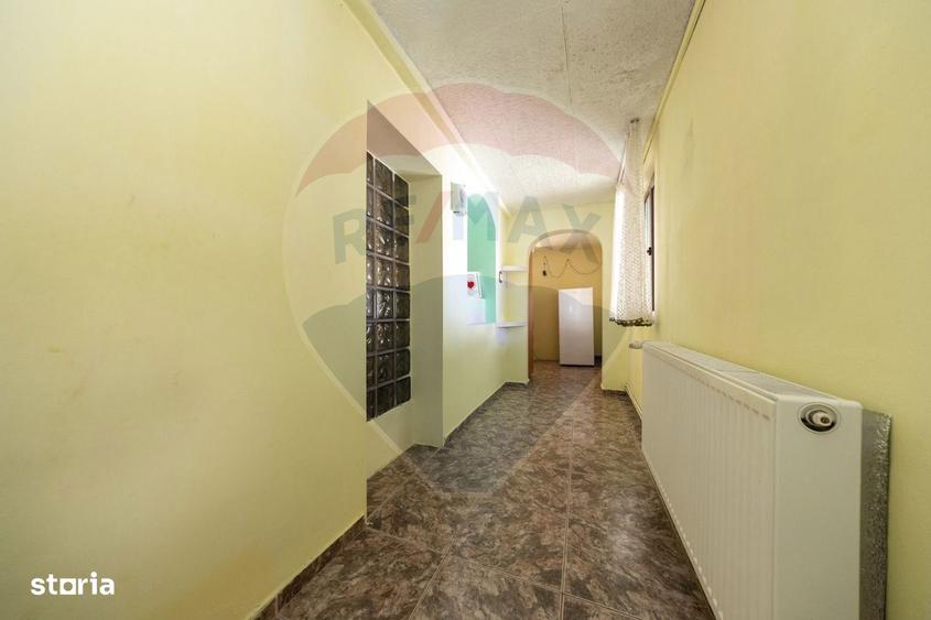 Casă cu 3 camere cu Teren 300 Mp în Schei