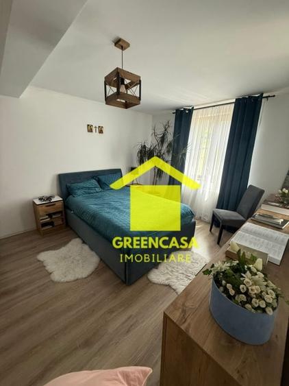 Duplex cu 4 camere cu Canalizare în Florești