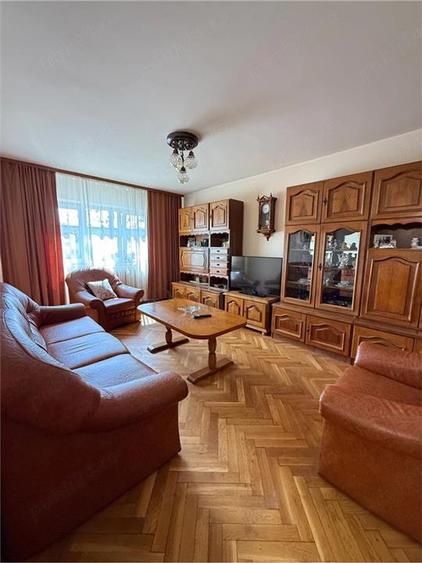 Apartament cu 3 camere decomandat, mobilat în Aradului — fotografia 3