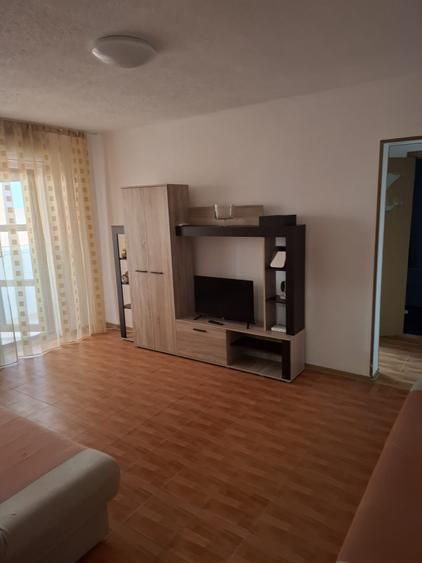 Apartament cu 2 camere semidecomandat în Titan