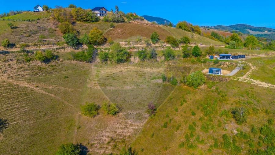Teren agricol extravilan de 6014 mp, în Holbav