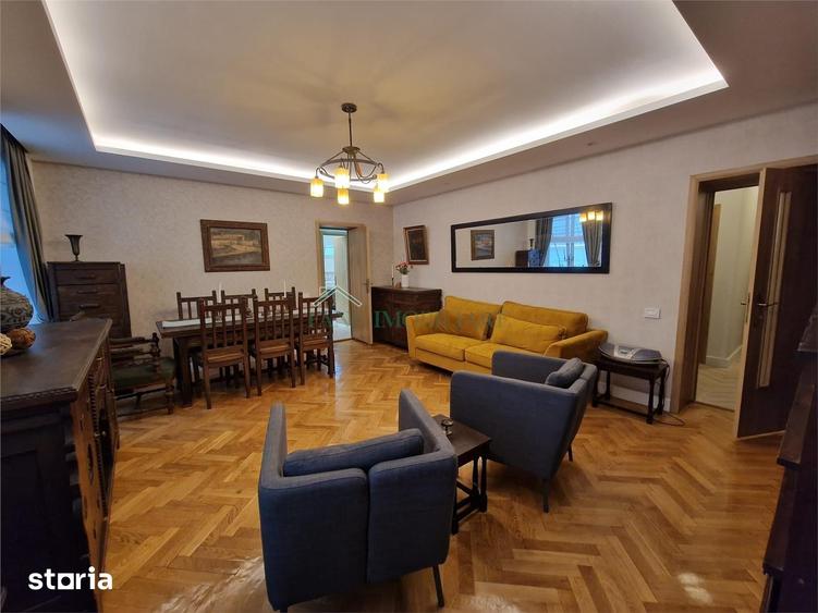 Apartament cu 4 camere în Romană