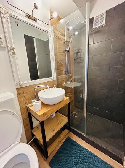 Apartament cu 2 camere semidecomandat, mobilat în Gara de Nord