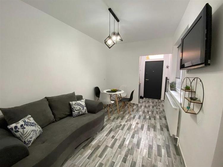 Apartament cu 2 camere semidecomandat, mobilat în Centrul Istoric — fotografia 3