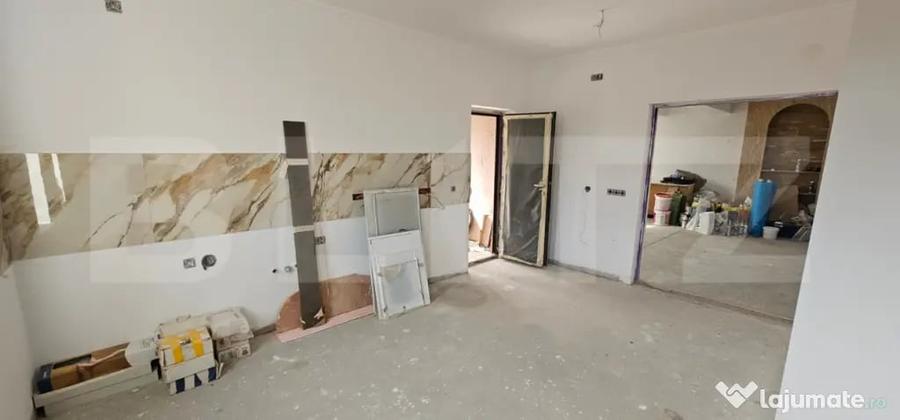 Casă cu 5 camere cu Teren 1000 Mp în Almașu Mic
