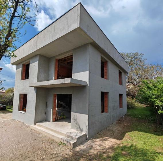 Casă cu 3 camere în Păulești