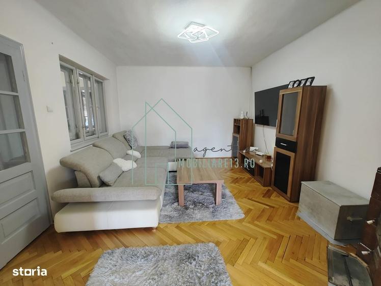 Casă cu 4 camere cu Teren 1201 Mp în Central