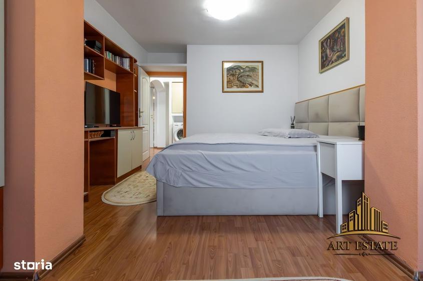 Apartament cu 4 camere, mobilat în Central