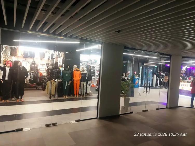 Spațiu comercial, de 79.660003662109 mp, în Berceni
