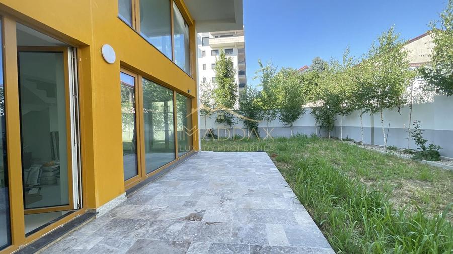 Apartament cu 3 camere decomandat în Domenii