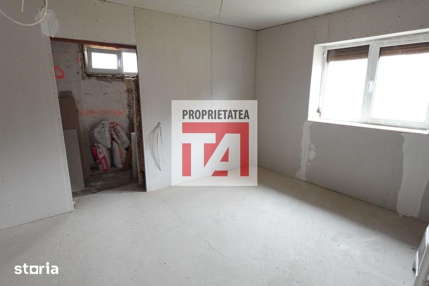 Casă cu 3 camere cu Teren 1733 Mp în Valea Chioarului