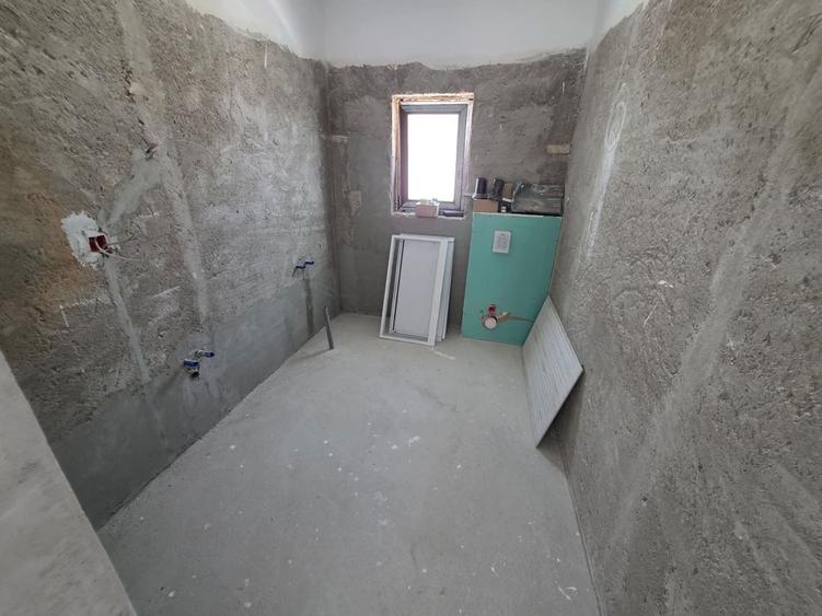 Casă individuală cu 5 camere cu Canalizare în Fundeni
