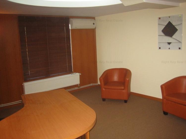 Spațiu comercial, de 600 mp, în Central
