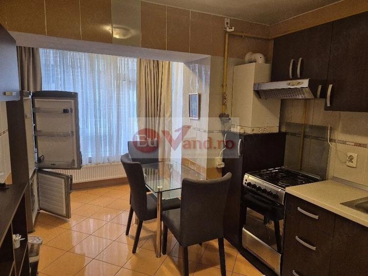 Garsonieră decomandată în Central