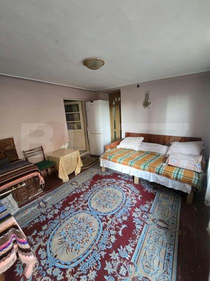 Casă individuală cu 5 camere cu Canalizare în Teiș