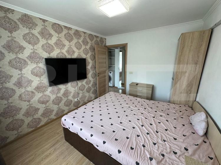Apartament cu 3 camere decomandat, mobilat în Rovine