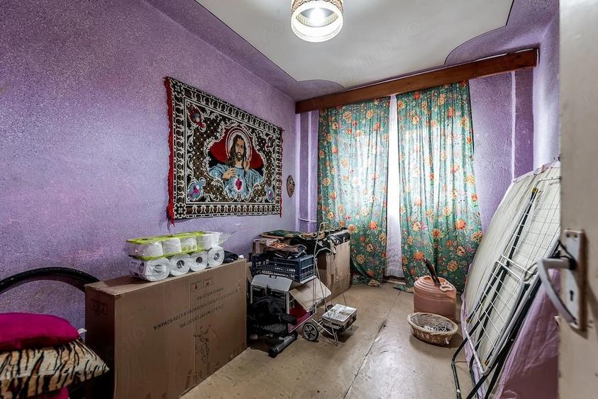 Apartament cu 4 camere decomandat în Micălaca