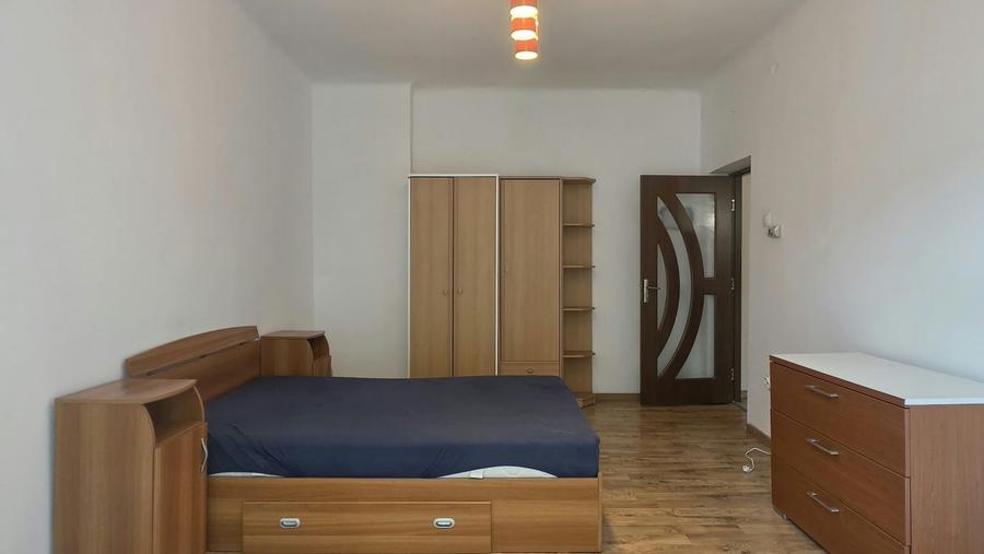 Garsonieră decomandată în Calea București