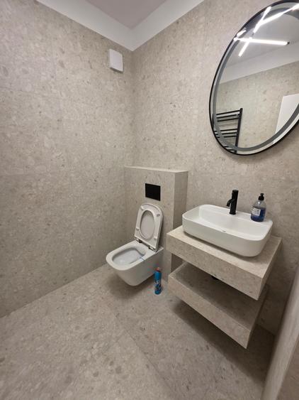 Apartament cu 3 camere decomandat în Aviației